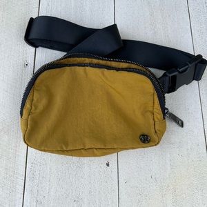 Lululemon Everywhere Belt Bag Gold Spice